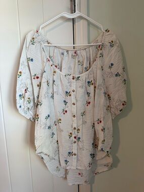 Anthropologie/Pilcro White Floral Button-Front Peasant Top